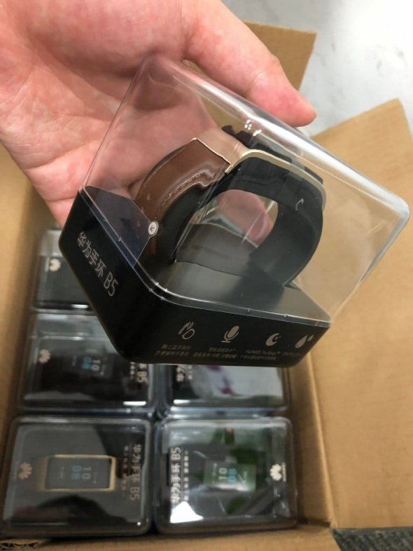 Huawei TalkBand B5 буде продаватися у прозорій коробці