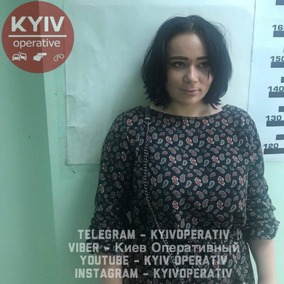 З'явилися фото хитрої злодійки в Києві