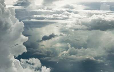 Фото облаков с открытой кабины самолета