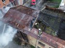 В Киеве загорелась 2-этажное здание заброшенного детского сада