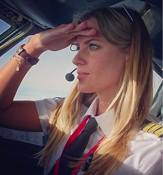 Шведка Сара Йоханссон про своє життя пілота розповідає в Instagram 
