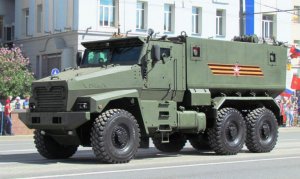У Росії на трасі згорів новий військовий Урал "Тайфун-У"