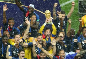 Збірна Франції виграла Кубок світу з футболу вдруге. Вперше — 1998 року