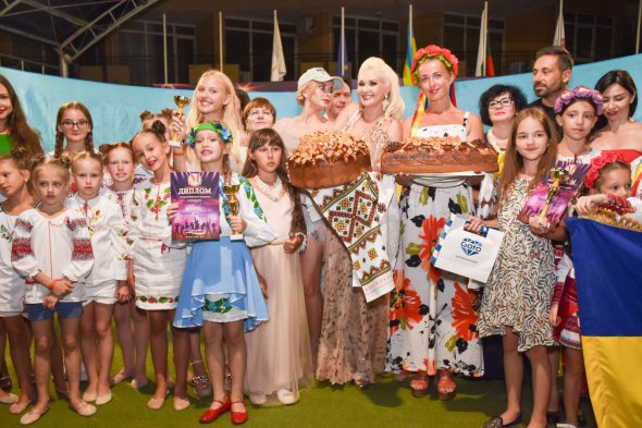 “Україна — це ми”: у Болгарії пройшов міжнародний конкурс, в якому усі діти заспівали лише українською