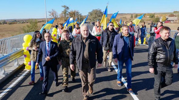 Колишній голова Донецької військово-цивільної адміністрації Павло Жебрівський: "Тільки україноненависник може пропонувати відрізати Донбас. А завтра хтось захоче Закарпаття, Чернівці. Залишимося Україною в "галицькому князівстві"