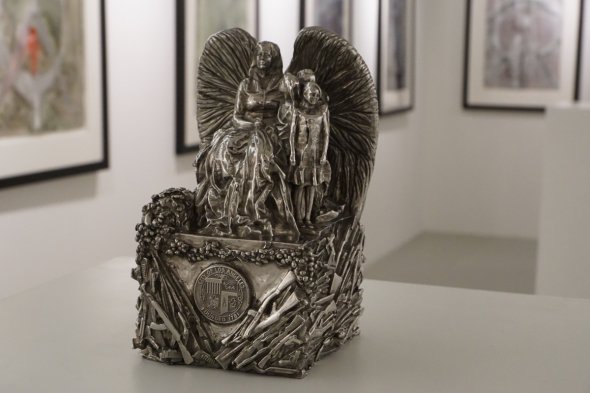Одна из скульптур, выполненная мастерами Peace Angels Project