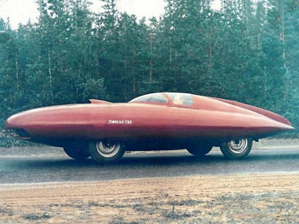 "Торпедо-ГАЗ" з дюралюмінієвим кузовом на базі "Перемоги" розганяла до 190 км/ч. 1951 рік.