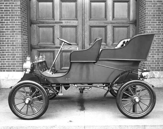 Восстановленный 1903 Ford Model A.