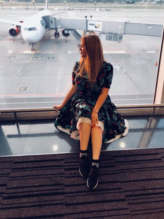 Валерія чекає свій рейс до Туреччини