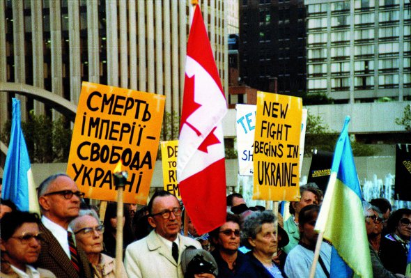 30-тисячна демонстрація в канадському Торонто проти репресій в Україні та за звільнення політв’язня Валентина Мороза. 1979 рік
