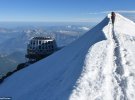 Готель Refuge du Gouter знаходиться на висоті 3817 м біля вершини гори Монблан у Західних Альпах