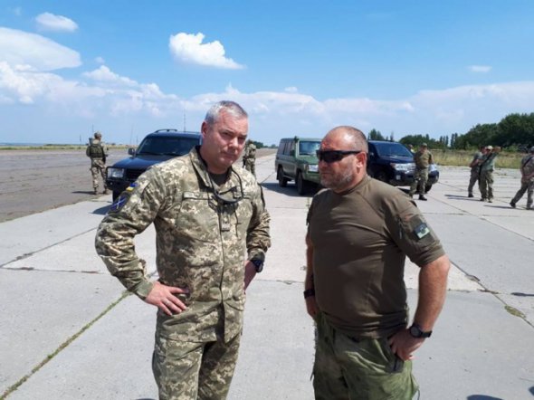 Командувач об'єднаних сил Сергій Наєв зустрівся з очільником Української добровольчої армії Дмитром Ярошем