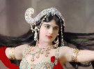 Танцовщицу Мата Хари приговорили к расстрелу за шпионаж