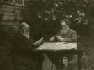 Владимир Короленко с экономистом Николаем Анненским