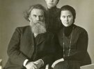Із доньками, 1911