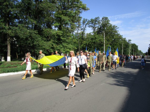 4-я годовщина освобождения Авдеевки от московских оккупантов - в городе прошел украинский марш