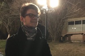 Роман Ювковецький навчався на факультеті електротехніки та автоматики Київського політехнічного інституту. Співав у хорі й займався бальними танцями