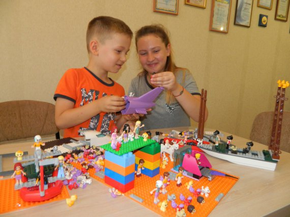 Винница: впервые показали Lego-конструкторы для первоклассников