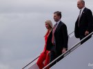 Іванка Трамп разом із батьком президентом США Дональдом Трампом на мітингу у місті Тамп, штат Флорида.