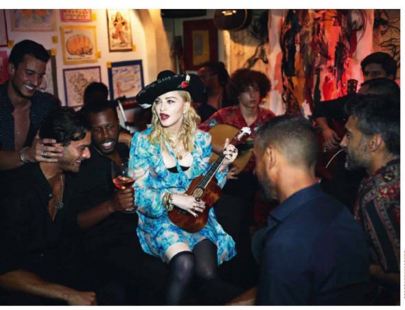 Мадонна у капелюсі від львівського дизайнера