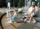 Вінниця: як у фонтанах розважається дітвора разом з батьками