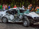 Вечером 6 августа, в Днепре водитель грузовика Mercedes врезался в легковой автомобиль BMW задев по пути Daewoo Lanos