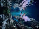 Пьер Виолы из Мексики фотографирует влюбленных под водой