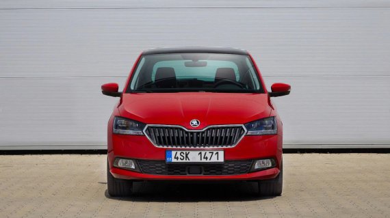 Skoda показала оновлену Fabia 2018 у всій красі. Фото: Авто 24