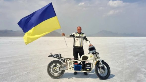 На електромотоциклі українського виробництва встановлено світовий рекорд швидкості. Фото: Авто 24
