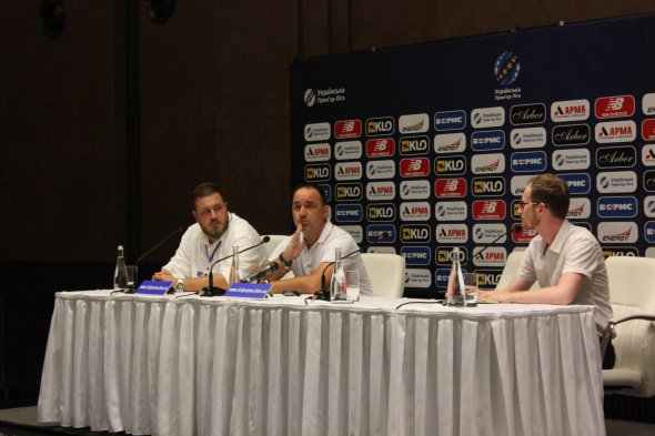 Тренер "Славії" швидко залишив прес-конференцію