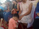 Отец-одиночка из Таиланда Чаччи Сэм Панутай надел платье на празднование Дня матери в школе сыновей