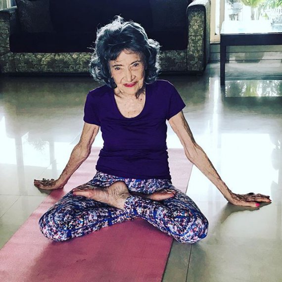 Мастер по йоге Тао Пошон-линч отметила свое 100-летие