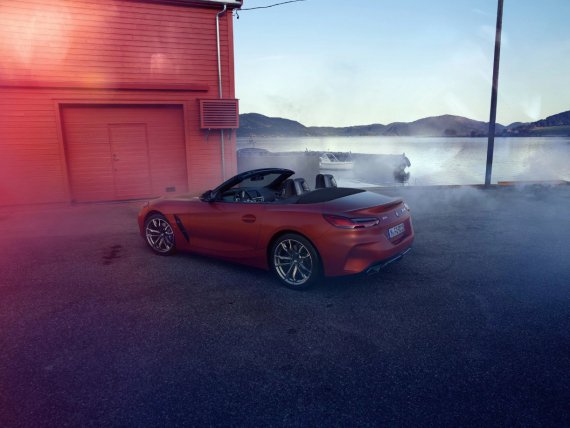 BMW показала нову Z4 M40i. Фото: Авто 24