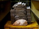 2,4 кг курица - это 14 600 000 боливаров - около $ 2,5