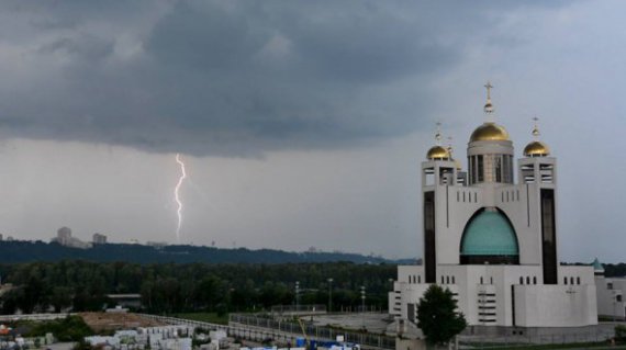 Гроза в Киеве в июле