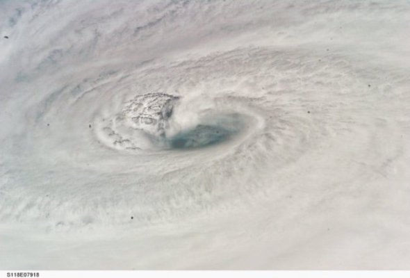 Ураган "Дін". Фото: Популярна Механіка