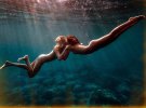 Фотограф Кейт Беллм створила дивовижні фото оголених жінок під водою