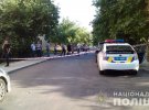 В Одесі на вулиці Академіка Вільямса невідомий підбіг до припаркованого автомобіля та здійснив декілька пострілів у водія