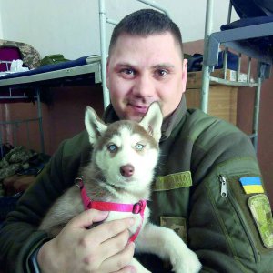 Олександр Ліщук із Бердичева на Житомирщині брав участь у війні на Донбасі з 2014 року. В серпні пішов у відпустку. Дорогою до нареченої загинув