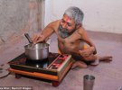 53-летний Бхарат Тивари прекратил расти, когда ему было 5 лет