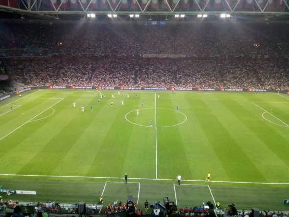 Хацкевич активно руководит действиями своих подопечных