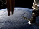 Зафиксировать ураган удалось на камеру, которую прикрепили к Международной космической станции во время полета над Тихим океаном 22 августа