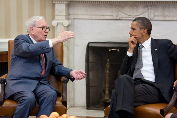 Воррен Баффет та Барак Обама зустрілися в Овальному кабінеті Білого дому 18 липня 2011 року. 