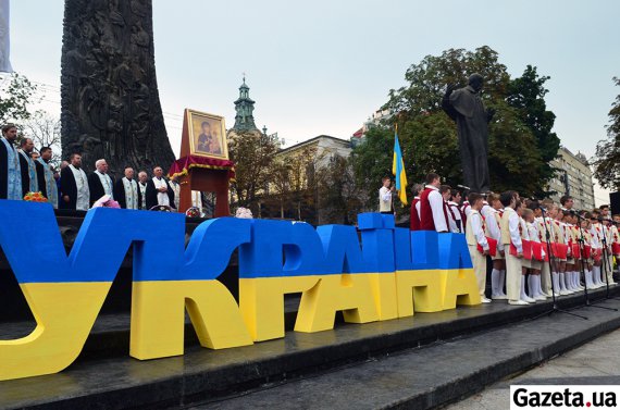 Совместное действие началось в разных странах одновременно - согласно часовых поясов