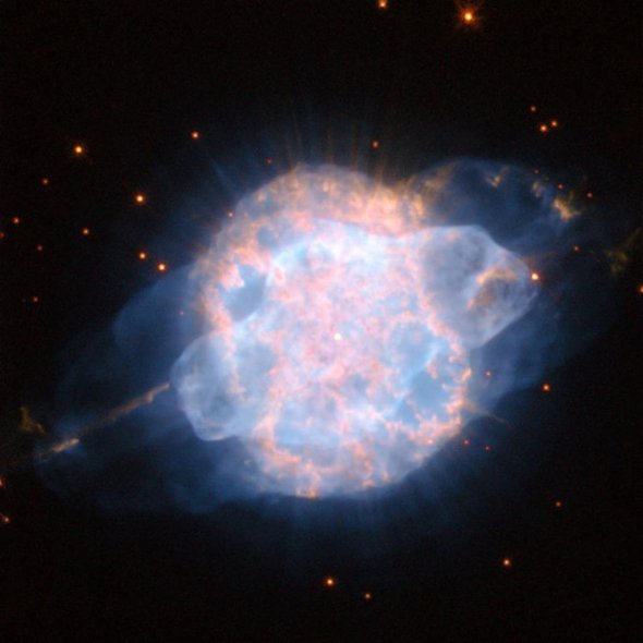 NASA показало неймовірне фото “ока” в сузір’ї Центавра. Фото: NASA 
