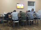 Із зони бойових дій у Київ доставили борт з 20-ма пораненими бійцями. Волонтери просять про допомогу