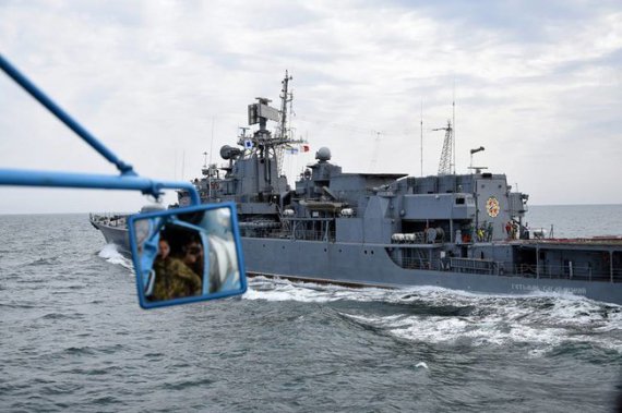 Корабли ВМС Украины принимают участие в учениях по обороне Черноморского побережья