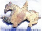 Біля алтаря знайшли золотого грифона
