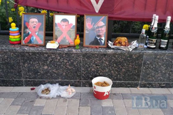 Киевляне таким способом решили "помянуть" Александра Захарченко и Иосифа Кобзона