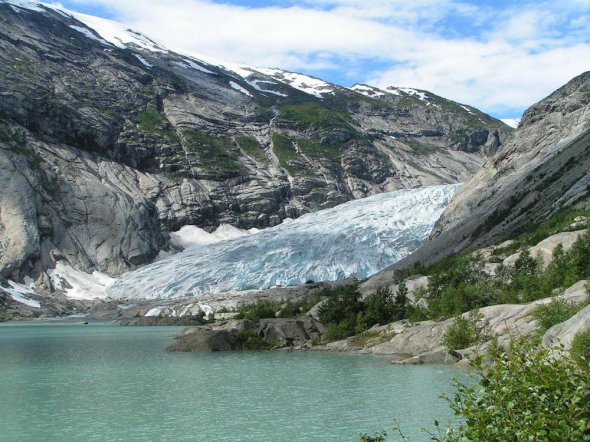Норвезький льодовик Йостедалсбреен є найбільшим у материковій Європі